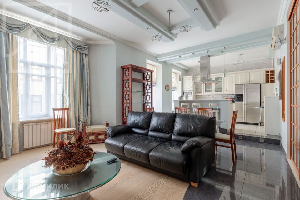 Сдаётся 4-комнатная квартира, 174.3 м²