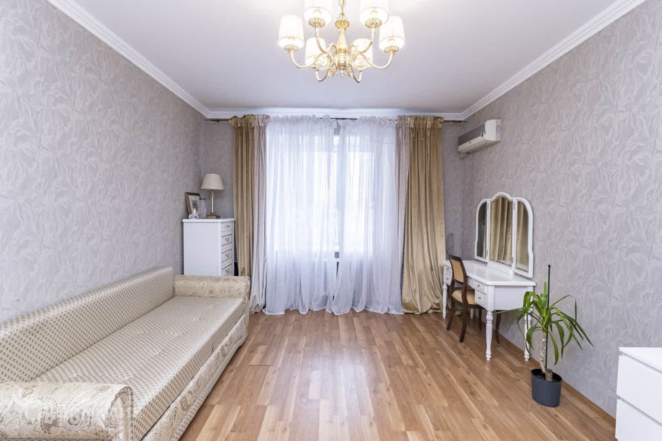 Продаётся 1-комнатная квартира, 54.5 м²