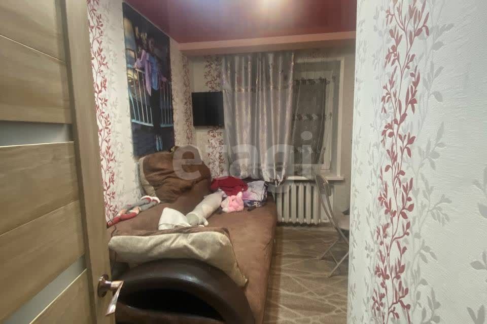 Продаётся 3-комнатная квартира, 50.4 м²