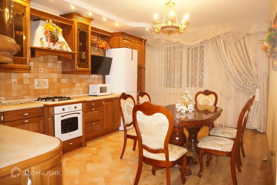 Сдаётся 1-комнатная квартира, 56.6 м²