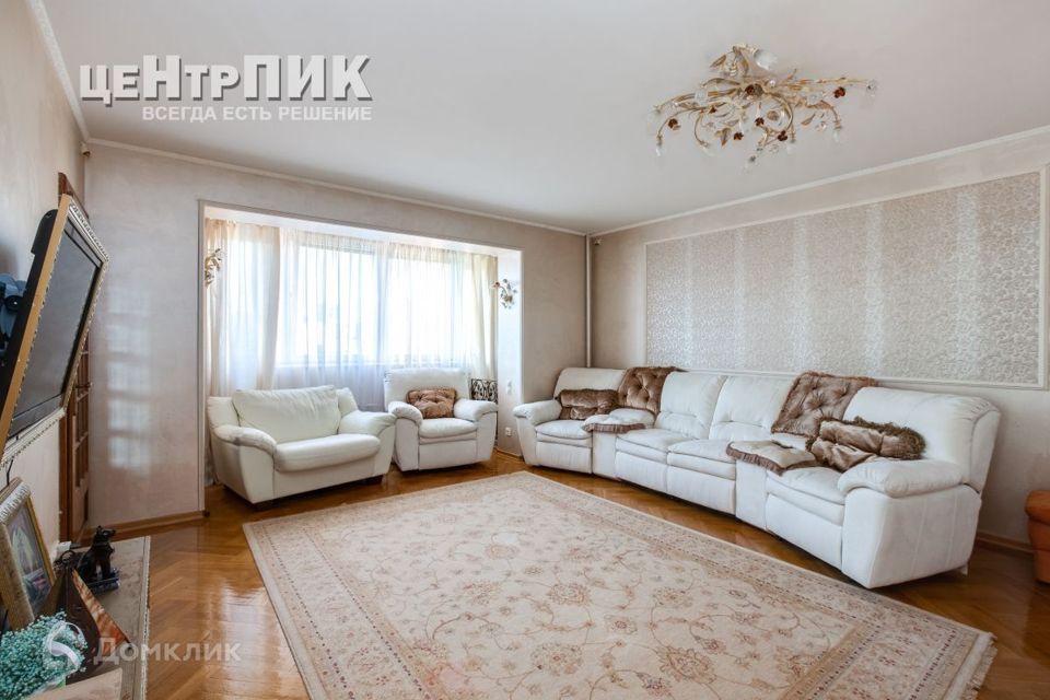 Продаётся 4-комнатная квартира, 107.2 м²