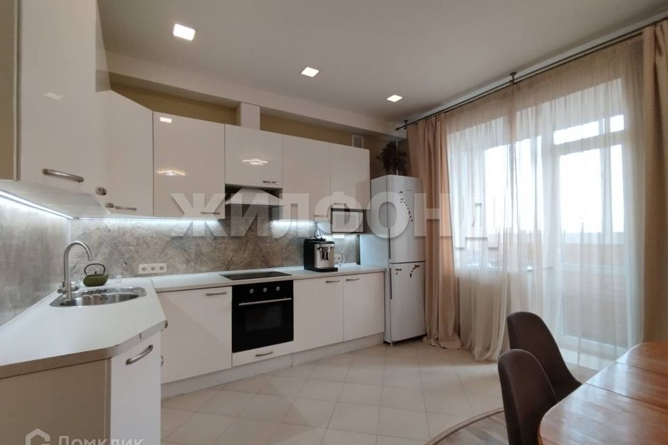 Продаётся 4-комнатная квартира, 113.7 м²