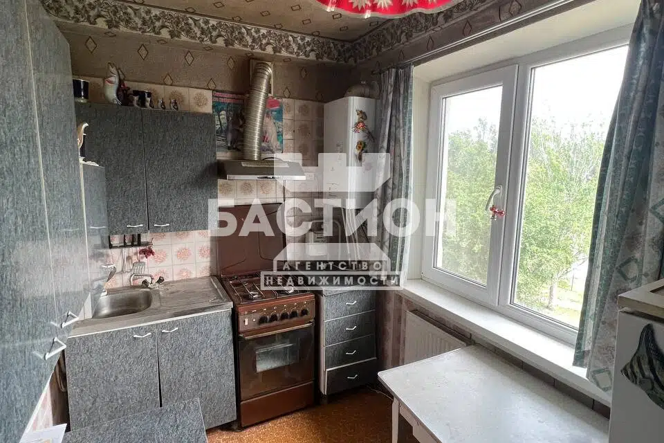 Продаётся 4-комнатная квартира, 58 м²