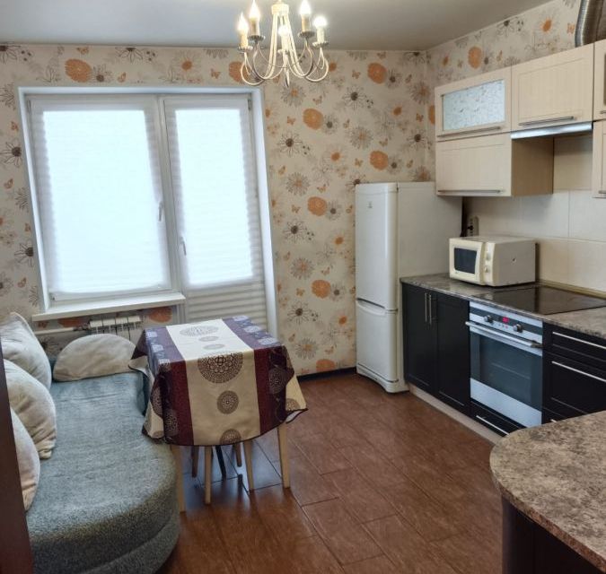 Сдаётся 2-комнатная квартира, 67.8 м²