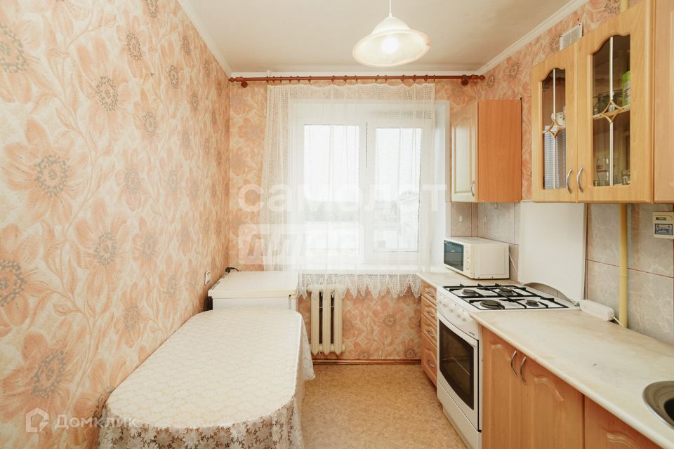 Продаётся 4-комнатная квартира, 64.4 м²