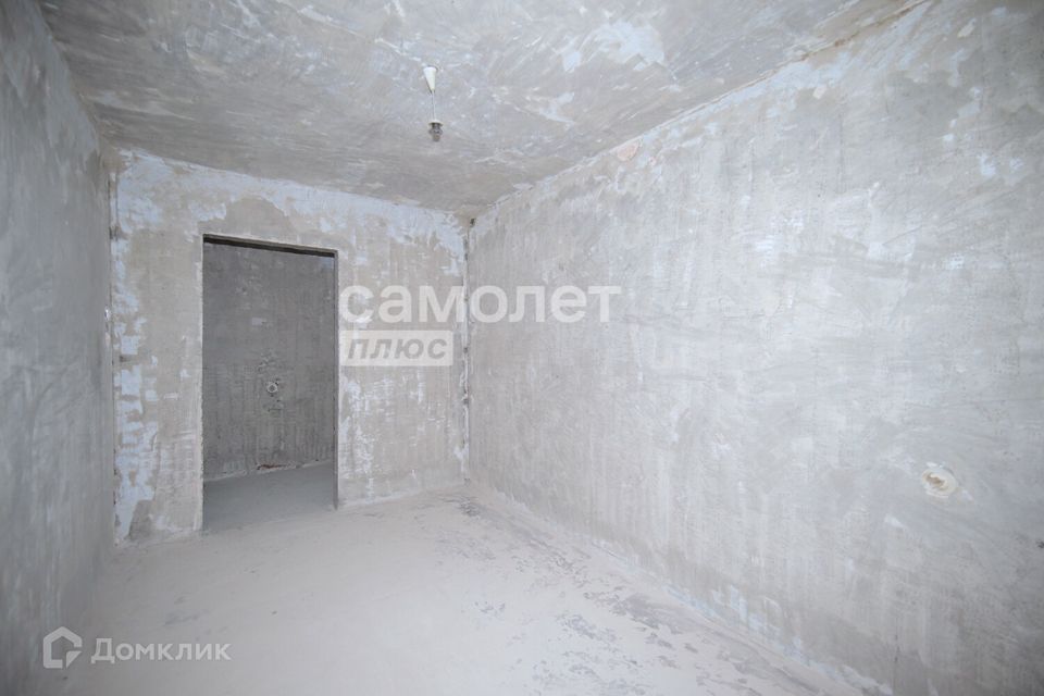 Продаётся 4-комнатная квартира, 61.4 м²