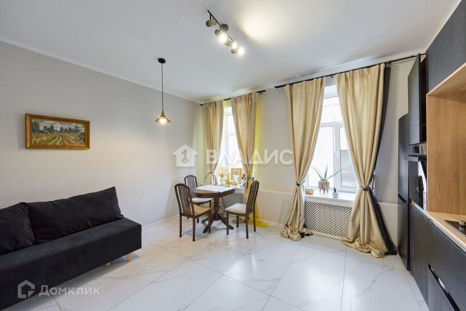 Продаётся 4-комнатная квартира, 96.5 м²