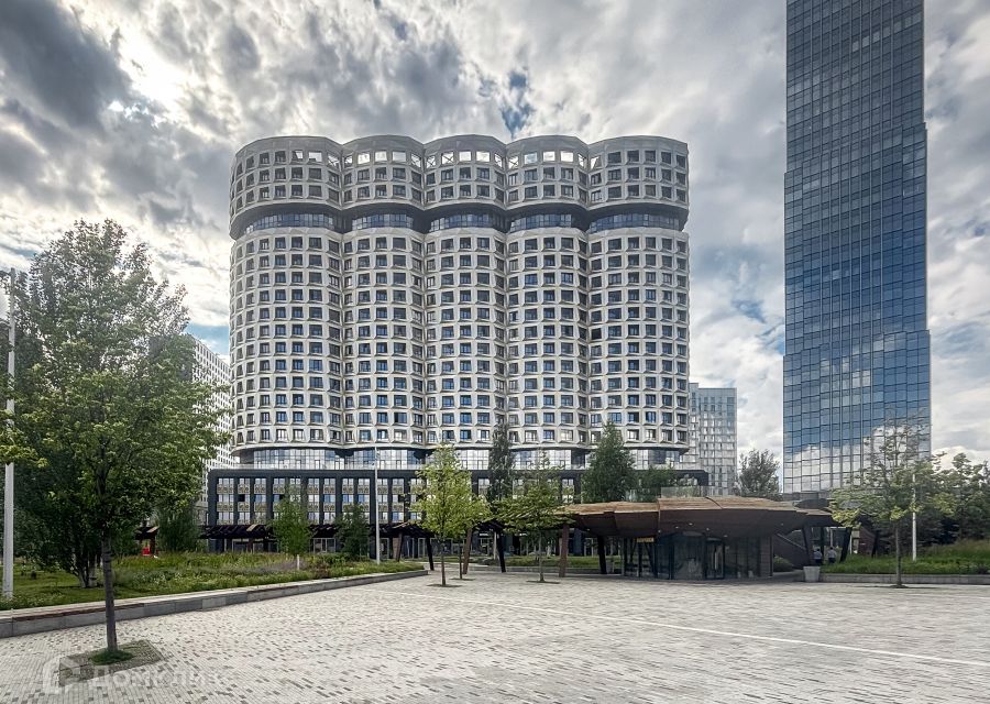 Продаётся 4-комнатная квартира, 147 м²