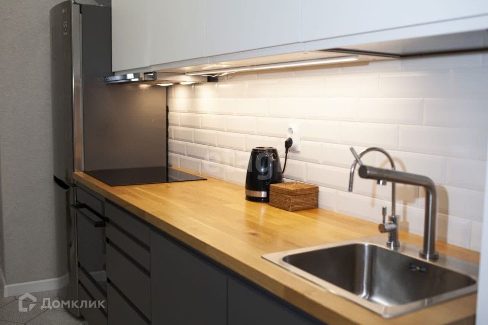 Продаётся 2-комнатная квартира, 59.8 м²