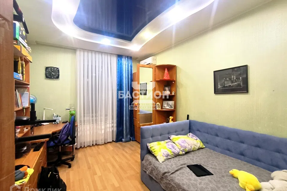 Продаётся 3-комнатная квартира, 93.7 м²