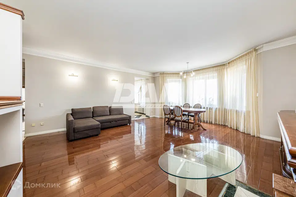 Продаётся 5-комнатная квартира, 208.1 м²
