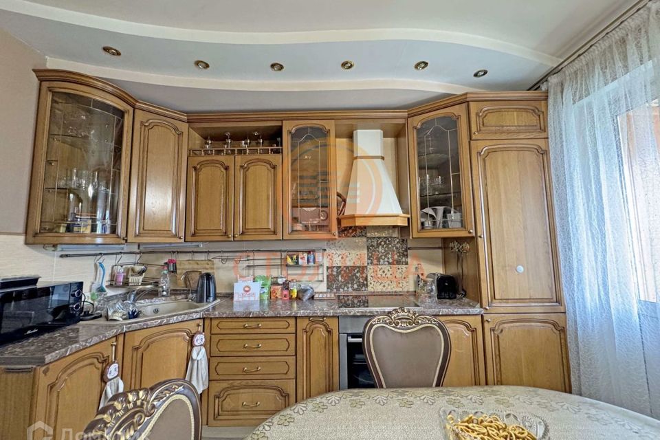Сдаётся 2-комнатная квартира, 75 м²