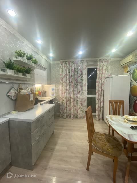 Продаётся 4-комнатная квартира, 76.9 м²