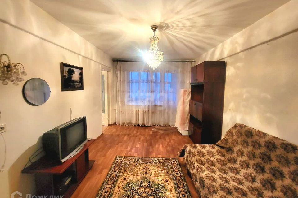 Продаётся 3-комнатная квартира, 48.4 м²