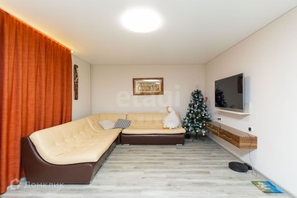 Продаётся 4-комнатная квартира, 111.2 м²