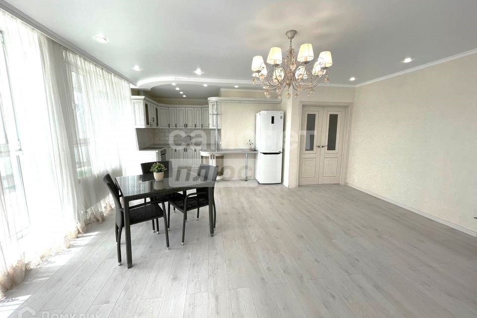 Продаётся 3-комнатная квартира, 123 м²