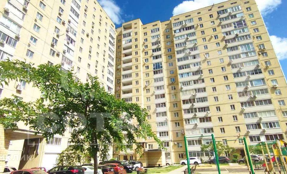 Продаётся 4-комнатная квартира, 130 м²