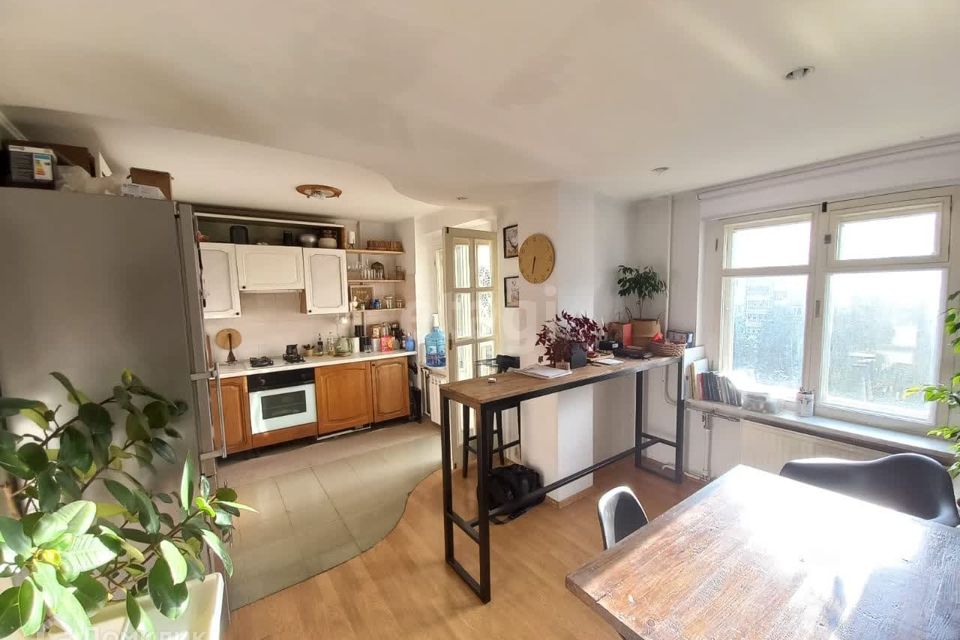 Продаётся 4-комнатная квартира, 92.5 м²