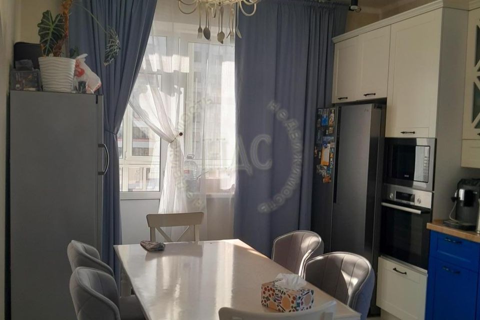 Продаётся 3-комнатная квартира, 101.2 м²