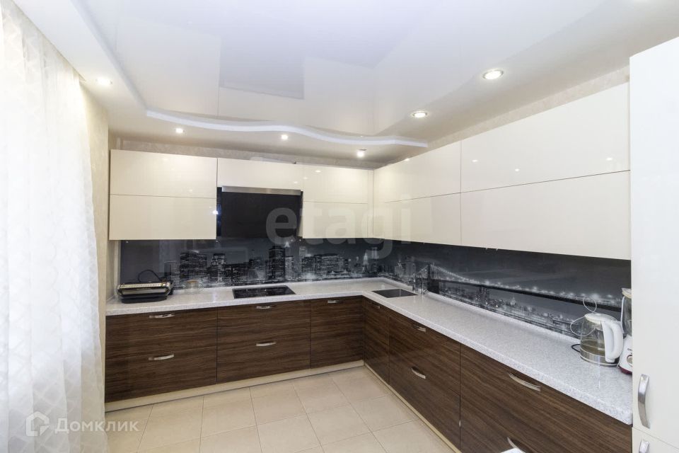 Сдаётся 2-комнатная квартира, 87 м²