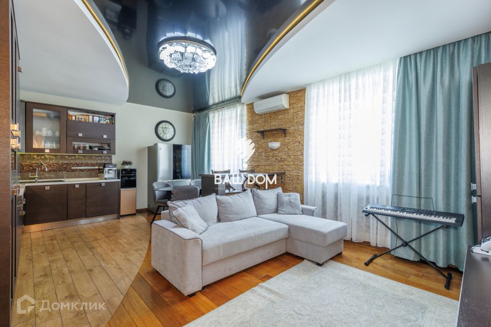 Продаётся 5-комнатная квартира, 170 м²