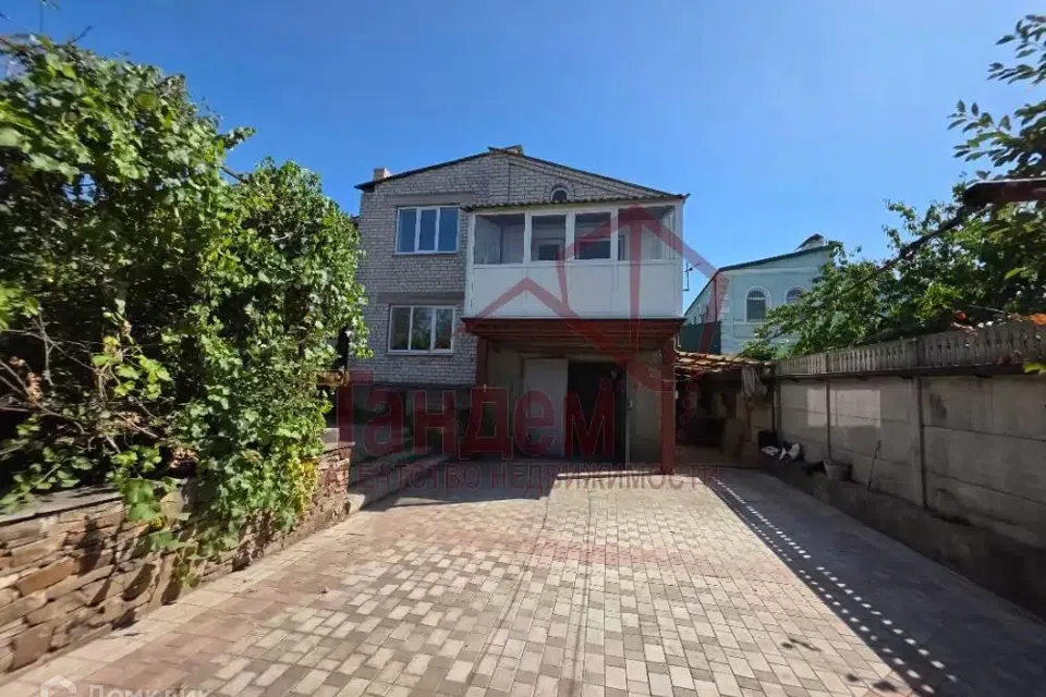 Продаётся 2-этажный дом, 200 м²
