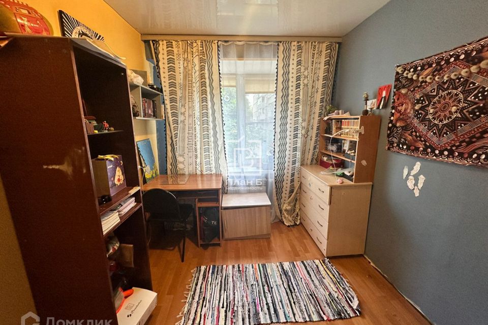 Продаётся 4-комнатная квартира, 58.5 м²