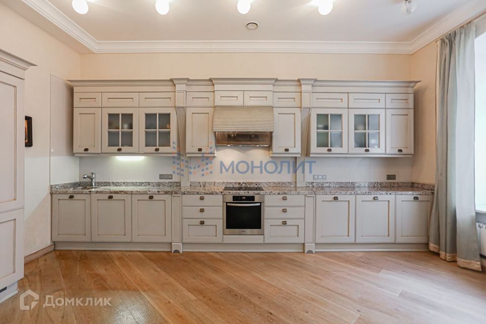 Продаётся 5-комнатная квартира, 322.1 м²