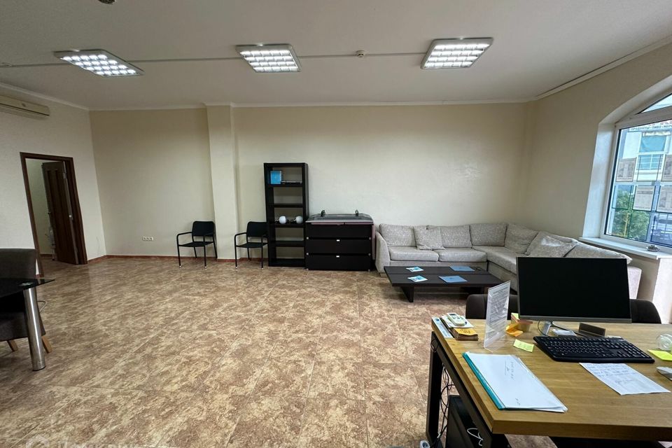 Продаётся 2-комнатная квартира, 81 м²