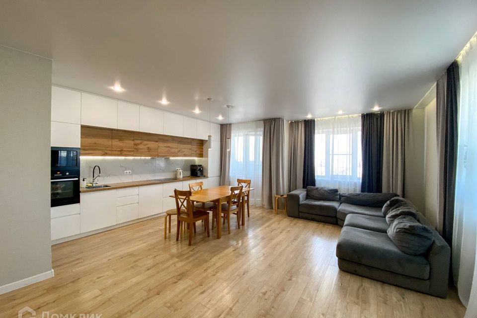 Продаётся 3-комнатная квартира, 92 м²