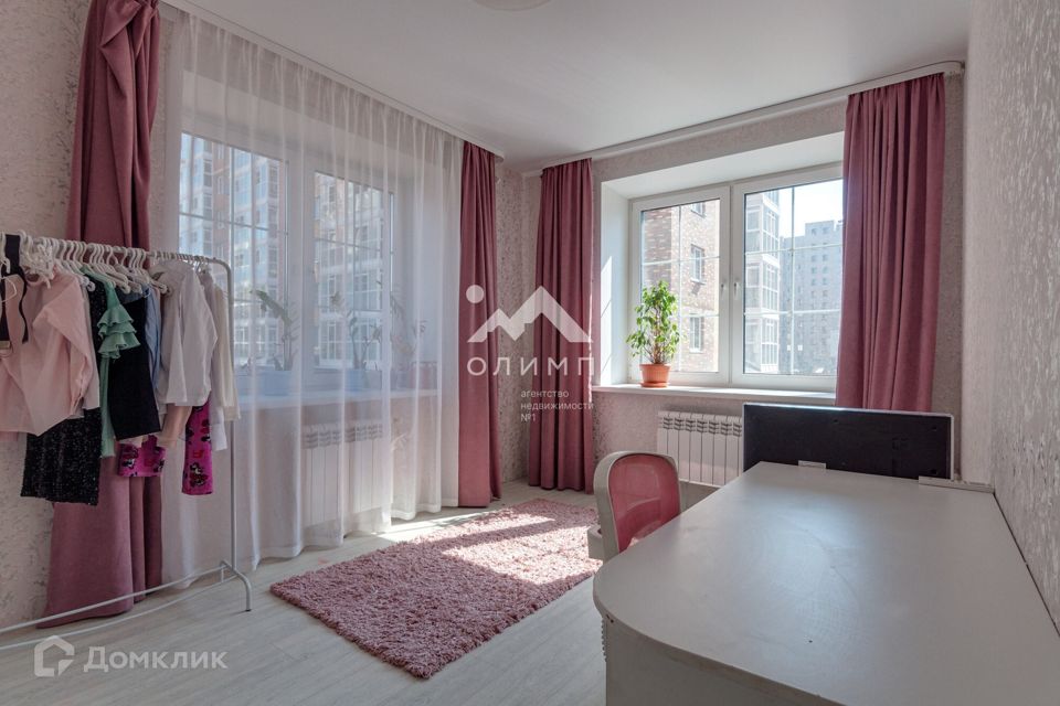 Продаётся 2-комнатная квартира, 102 м²