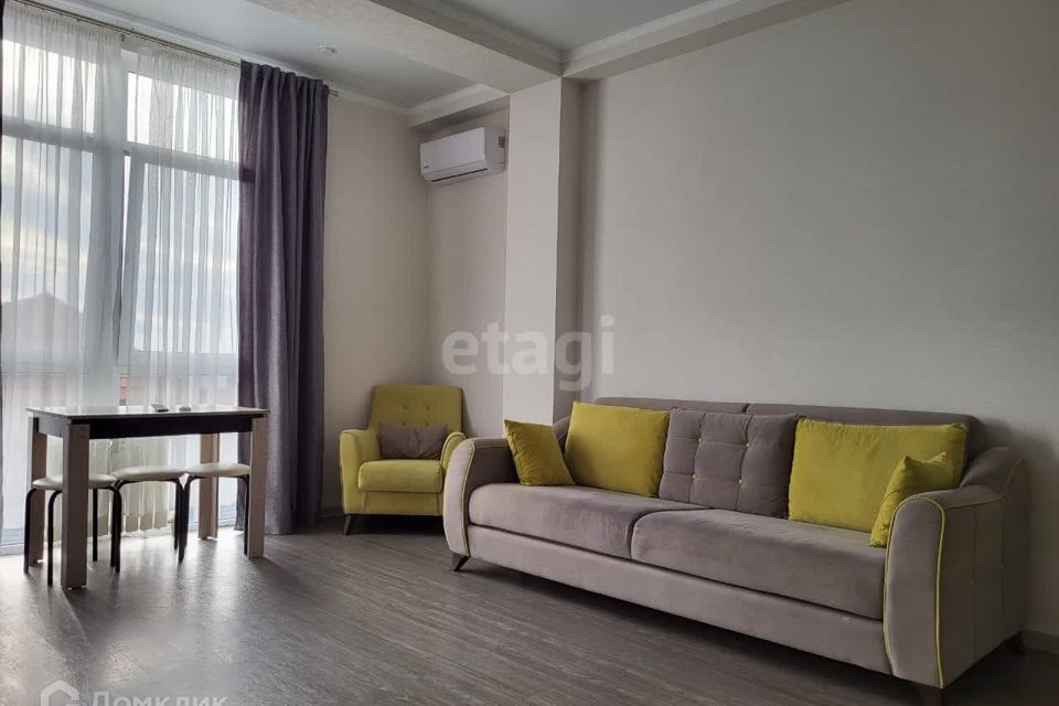 Продаётся 1-комнатная квартира, 49 м²