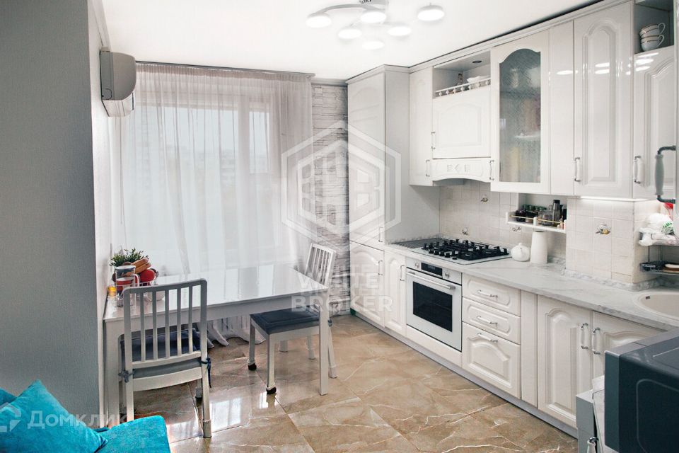 Продаётся 4-комнатная квартира, 72.2 м²