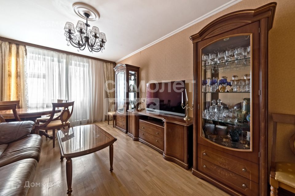 Продаётся 4-комнатная квартира, 92.7 м²