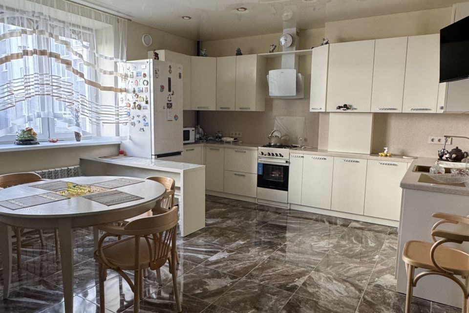 Продаётся 2-комнатная квартира, 64.1 м²