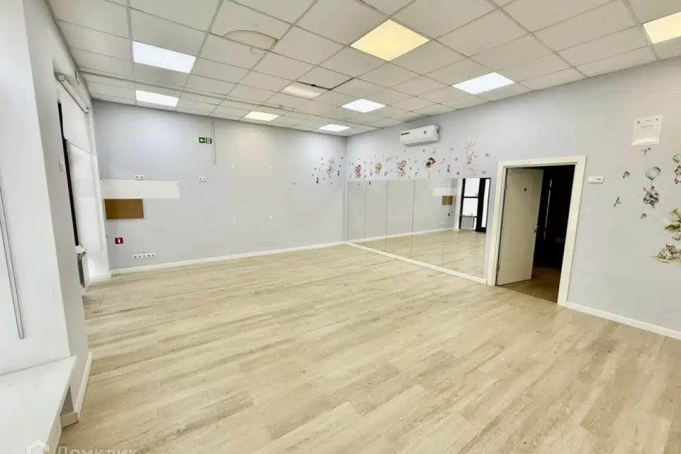 Продаётся помещение своб. назначения, 135.2 м²
