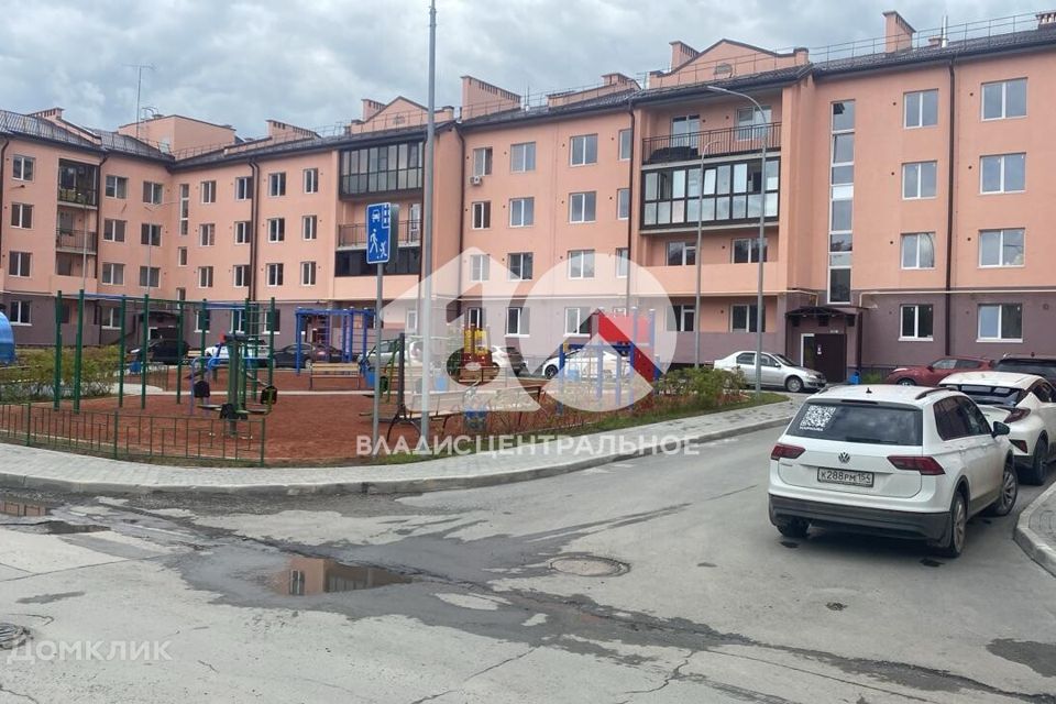 Продаётся 1-комнатная квартира, 42 м²