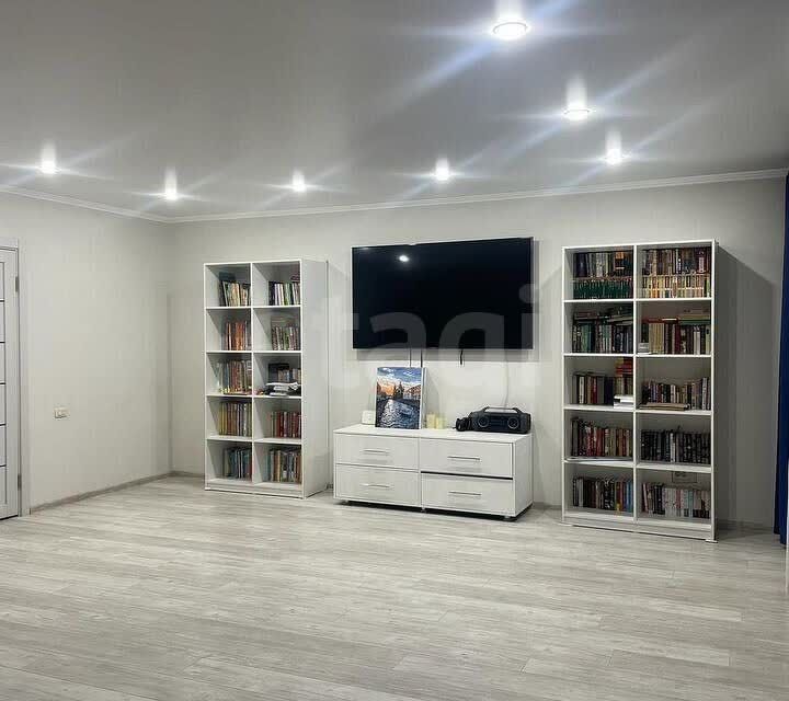 Продаётся 3-комнатная квартира, 112.7 м²