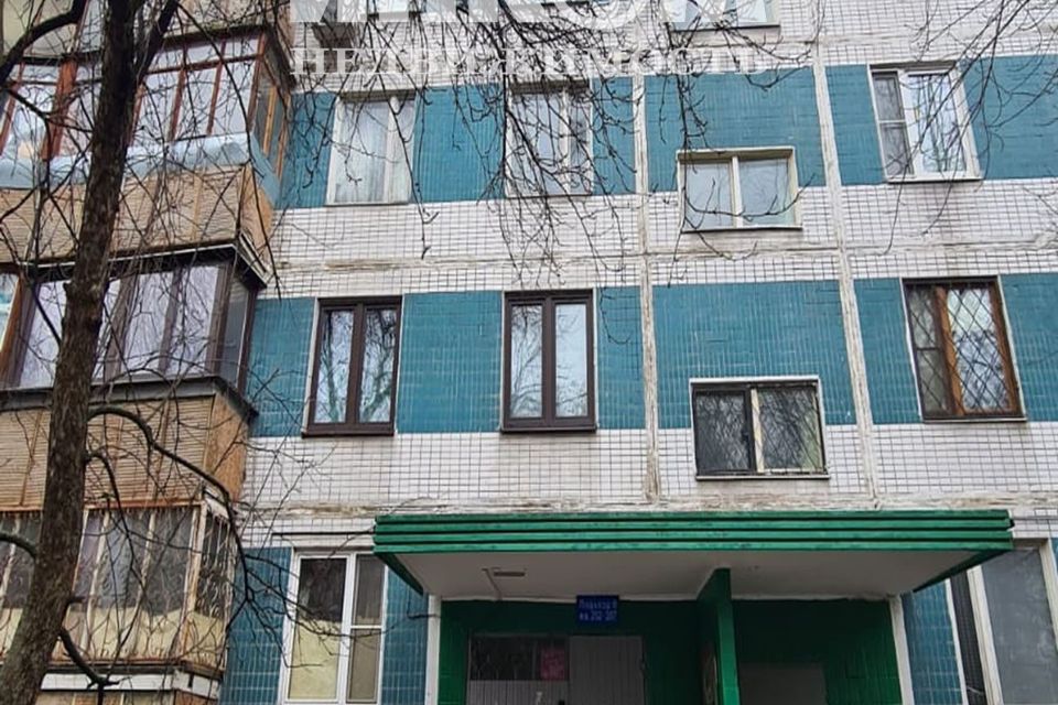 Продаётся 4-комнатная квартира, 62.7 м²
