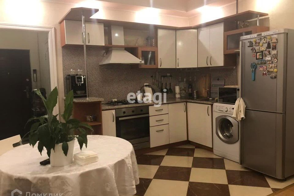 Сдаётся 1-комнатная квартира, 51.9 м²