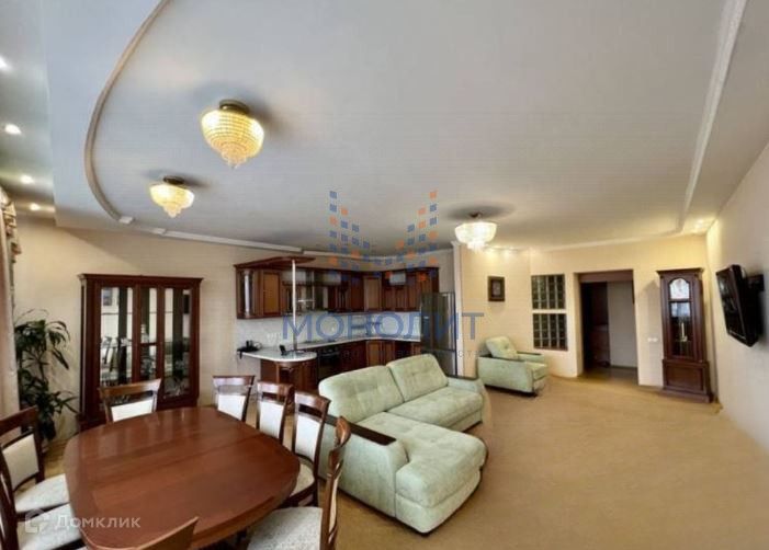 Продаётся 3-комнатная квартира, 121.3 м²