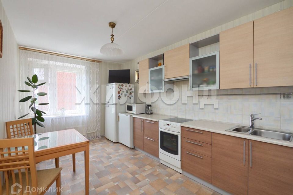 Продаётся 2-комнатная квартира, 75.7 м²