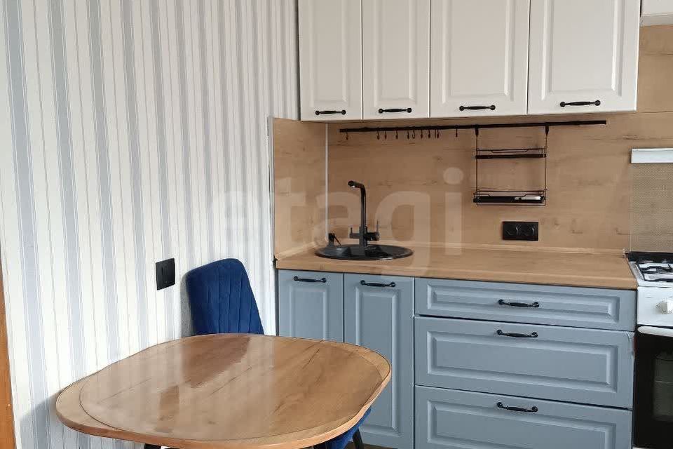 Сдаётся 3-комнатная квартира, 56.8 м²