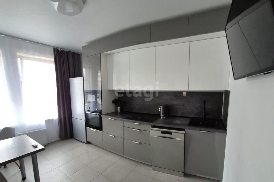 Продаётся 4-комнатная квартира, 98.1 м²