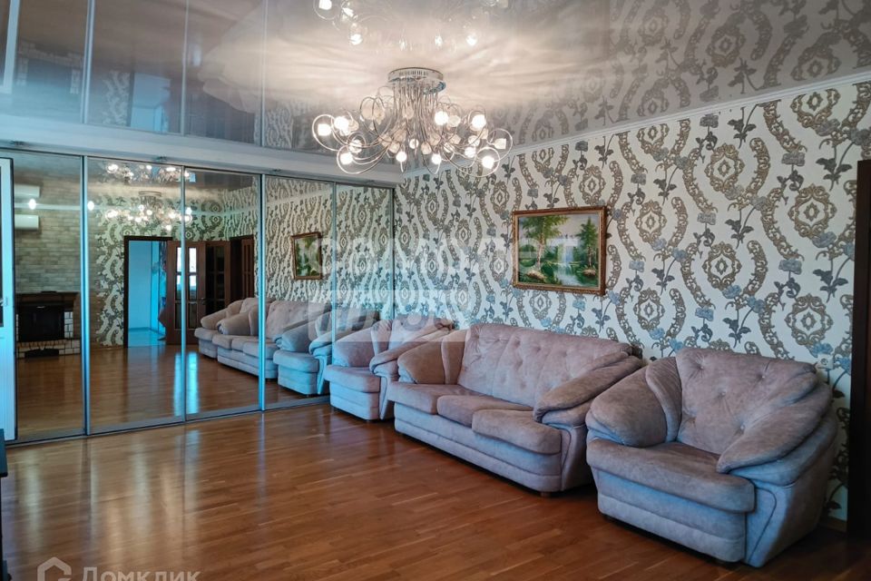 Сдаётся 3-комнатная квартира, 96 м²