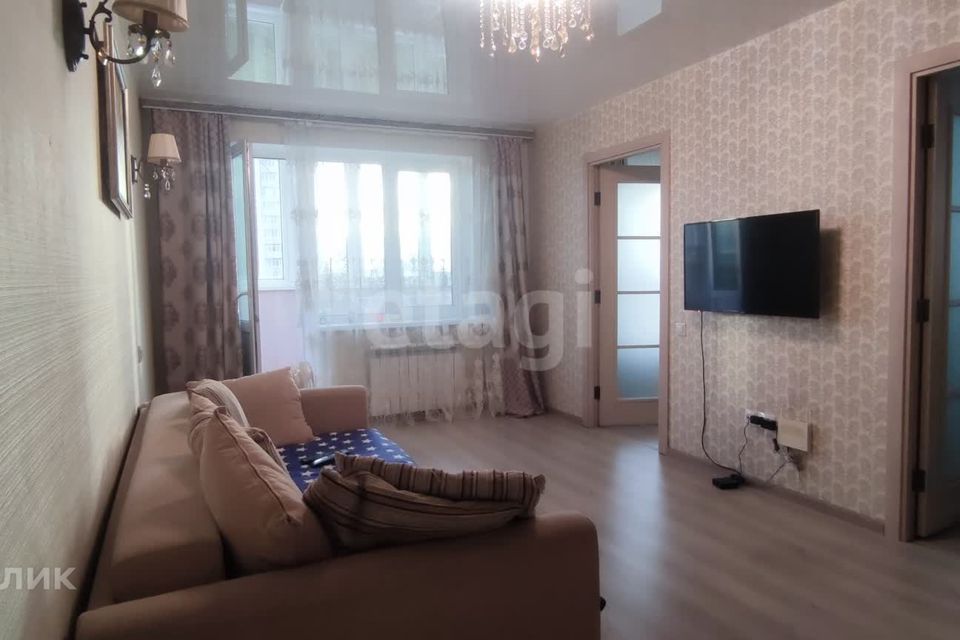 Продаётся 4-комнатная квартира, 61.3 м²