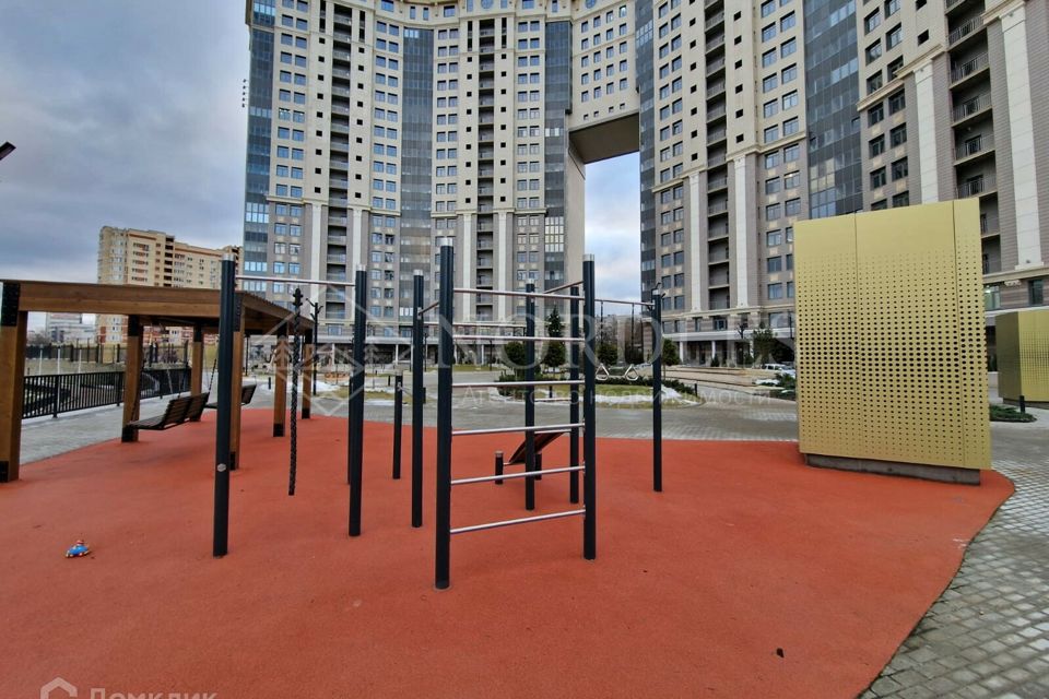 Продаётся 4-комнатная квартира, 132 м²