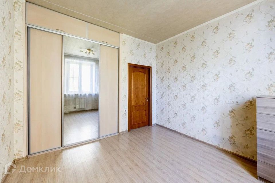 Продаётся 2 комнаты в 3-комн. квартире, 39.7 м²