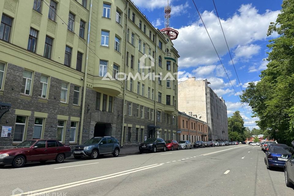 Продаётся 2 комнаты в 7-комн. квартире, 17 м²