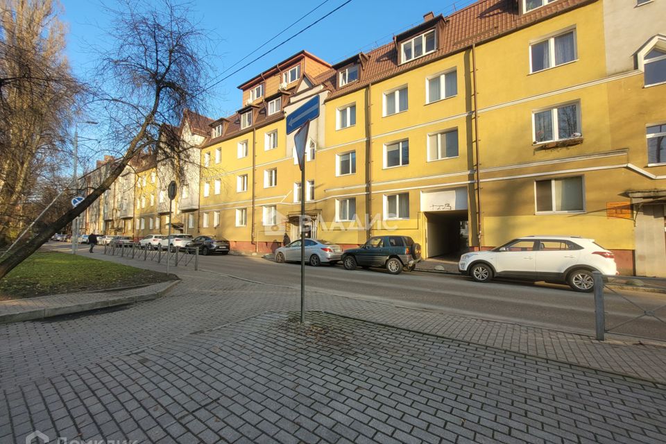 Продаётся 5-комнатная квартира, 105 м²
